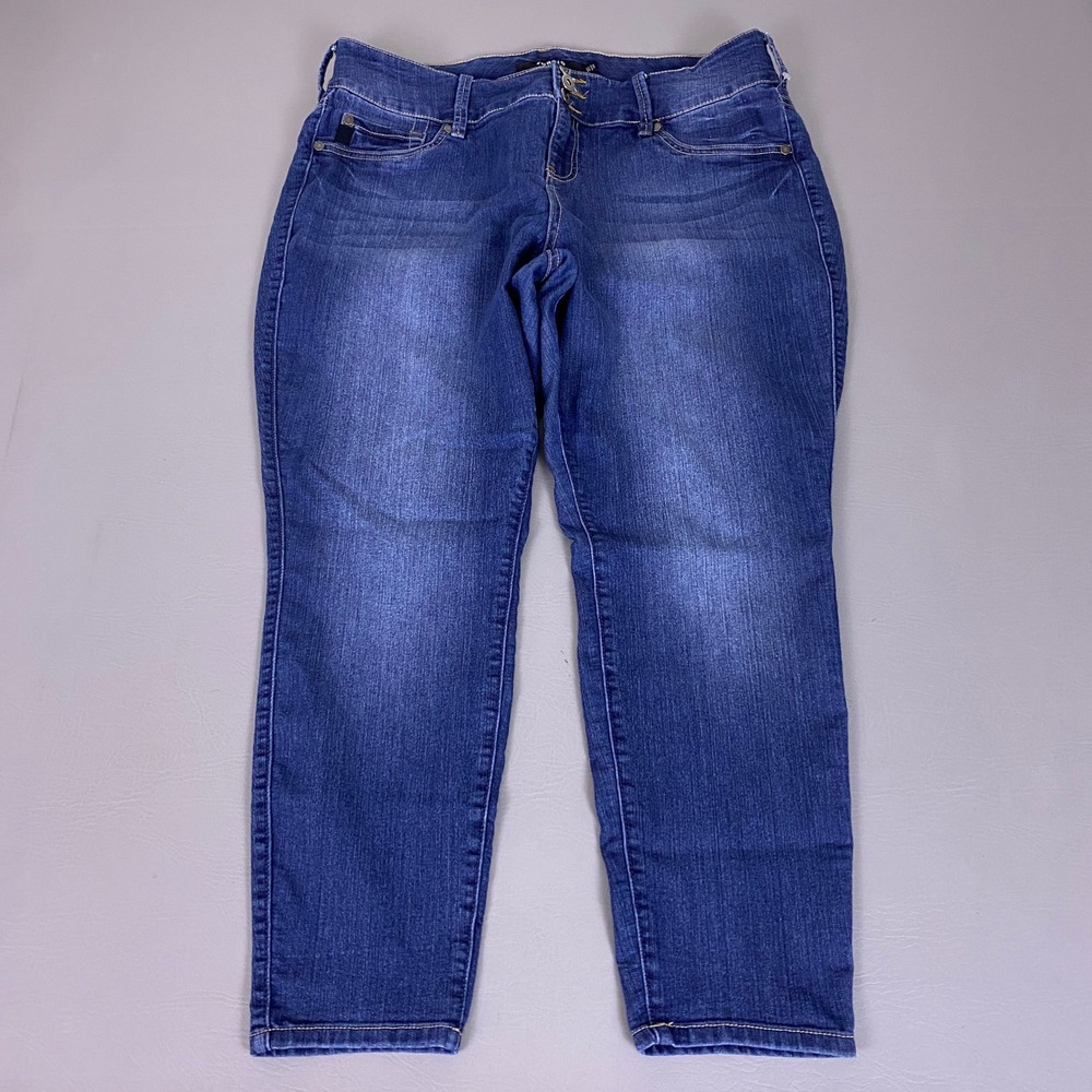 Torrid Denim Skinny Jeans Women's Plus 18S Blue Medium Wash Triple Button‎ Fly